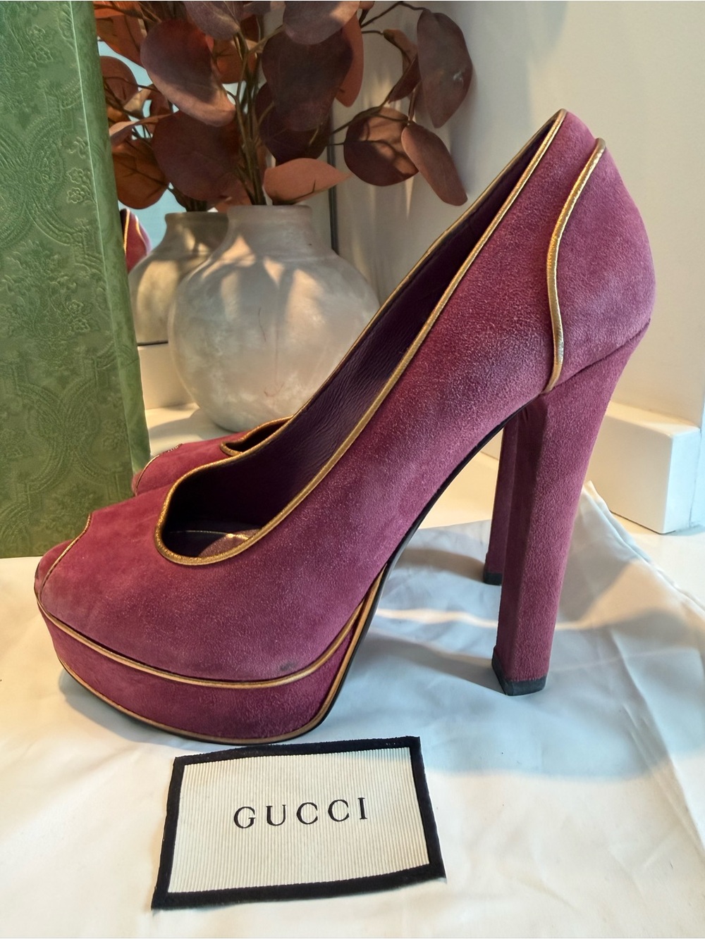 Gucci Purple Suede Peep-Toe Platform Pumps with Gold Piping - Picture 6 of 12